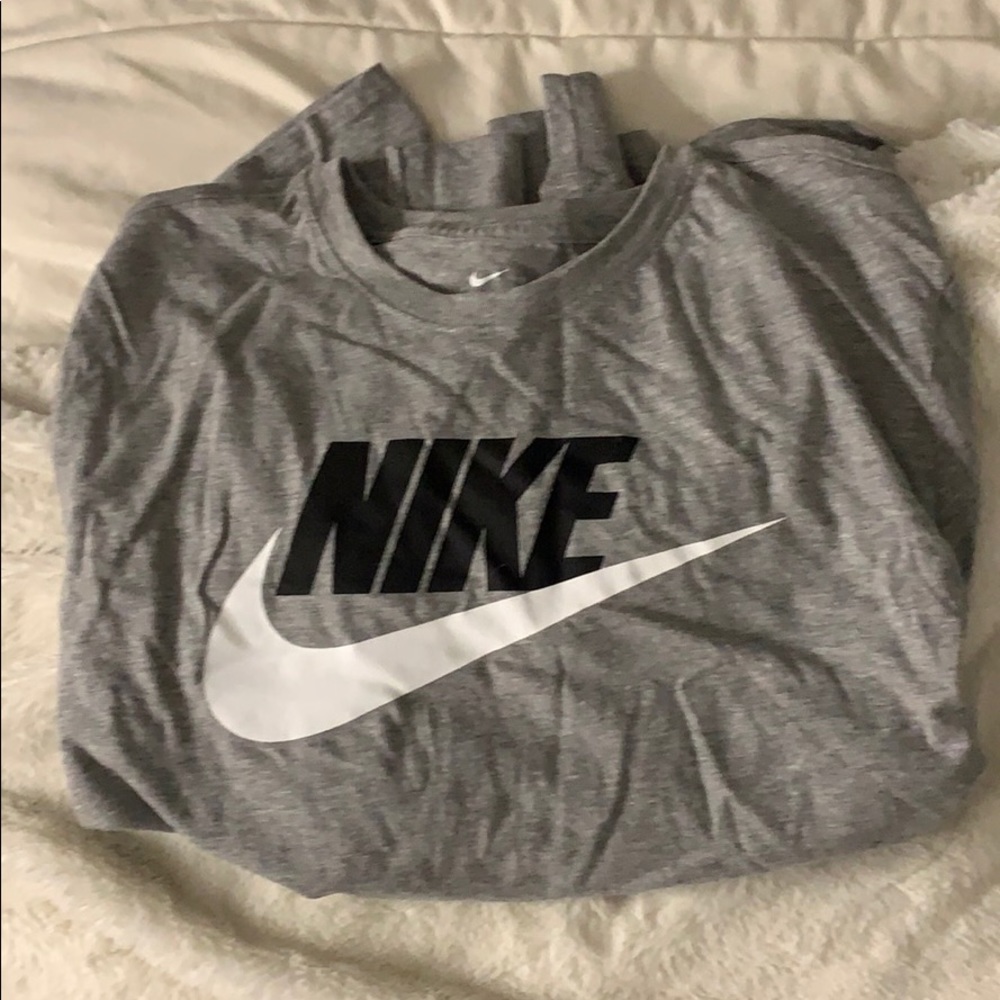 NIKE long sleeve t shirt